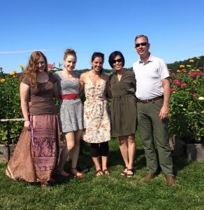 GinDance.Sweet Virginia Bee Farm